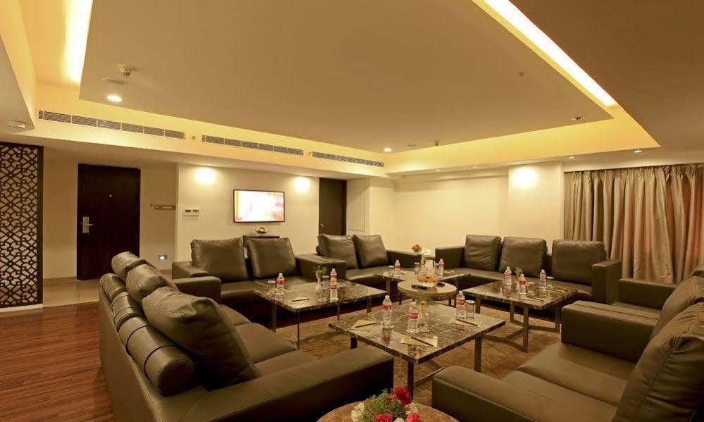 Goutham Grand Hotel - Tenali Віджаявада Екстер'єр фото